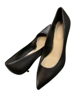 Vaneli Italy Black Pointed-Toe Leather Pumps S11